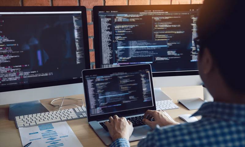 数据科学选型:R与Python如何赋能鄯善县网站建设?
